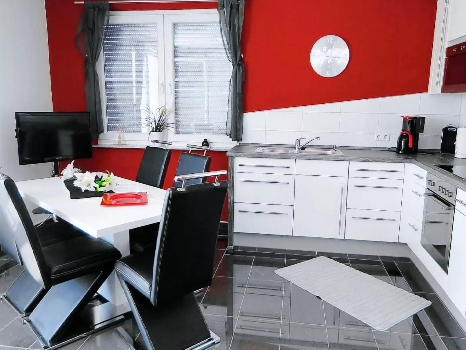 "Perla 3" mit Blick auf das Wasser - Image-tags.info