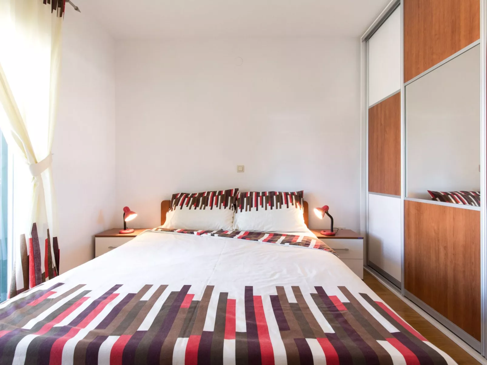 "Ore" mit privatem Pool - Image-tags.info