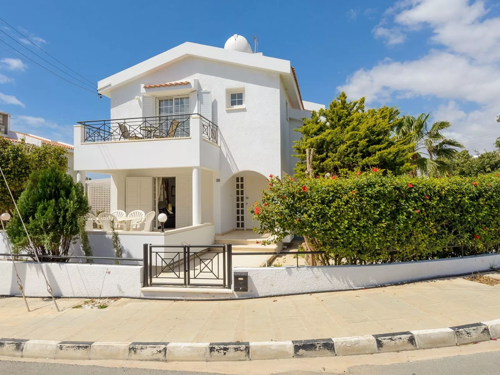 4-Schlafzimmer-Villa mit privatem Pool in Ayia Napa - Image-tags.info