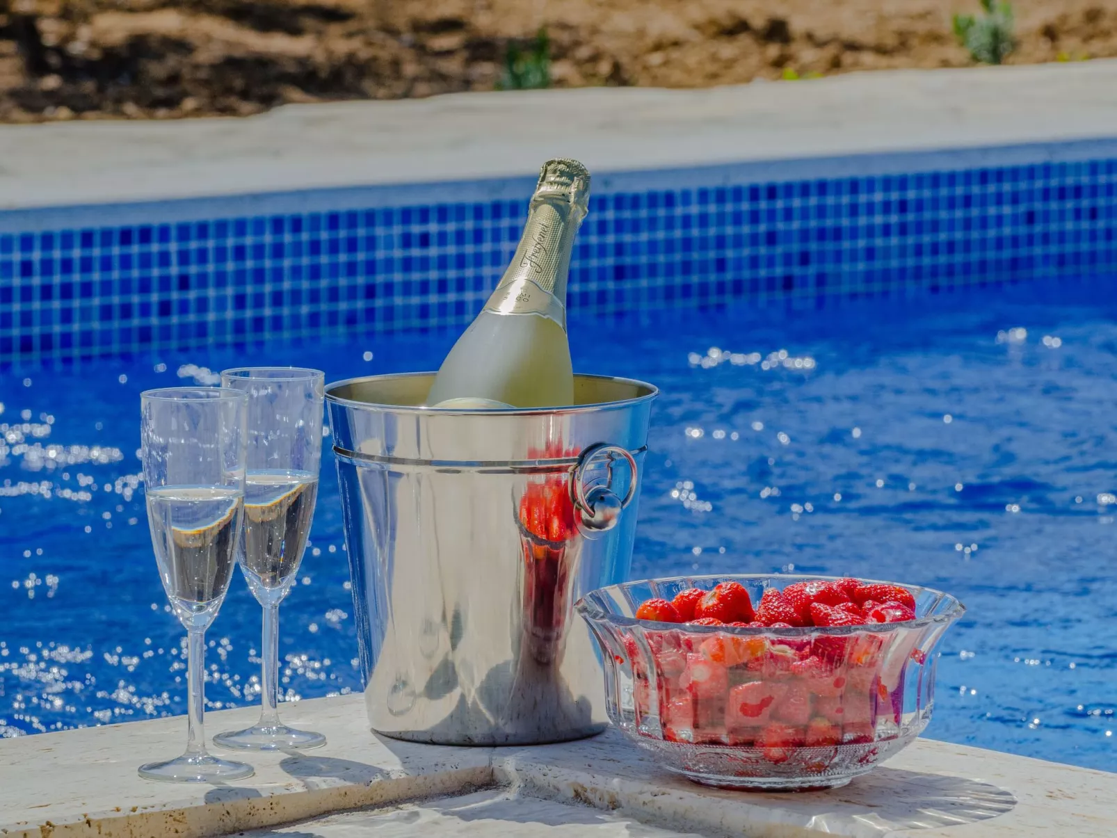 Villa mit Pool und schönem Meerblick - Image-tags.info