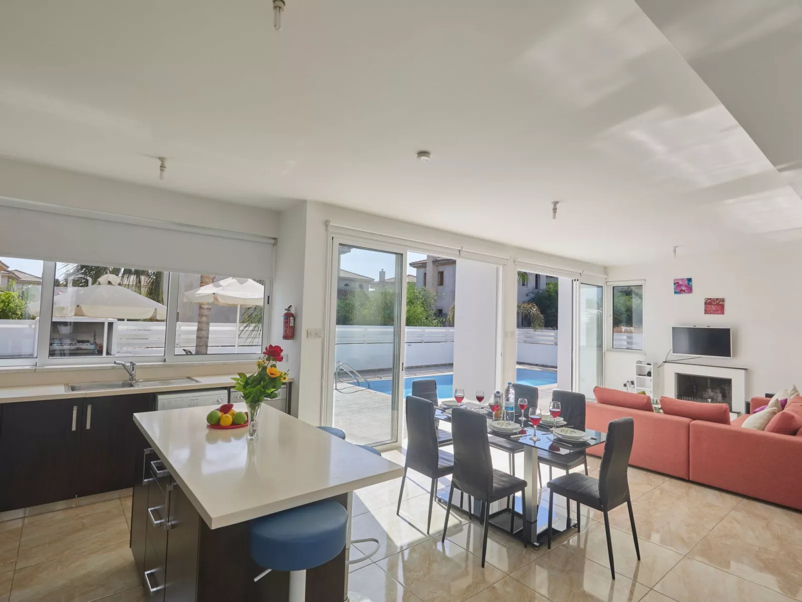 Villa Pearl PE17 in Paralimni mit privatem Parkplatz - Image-tags.info