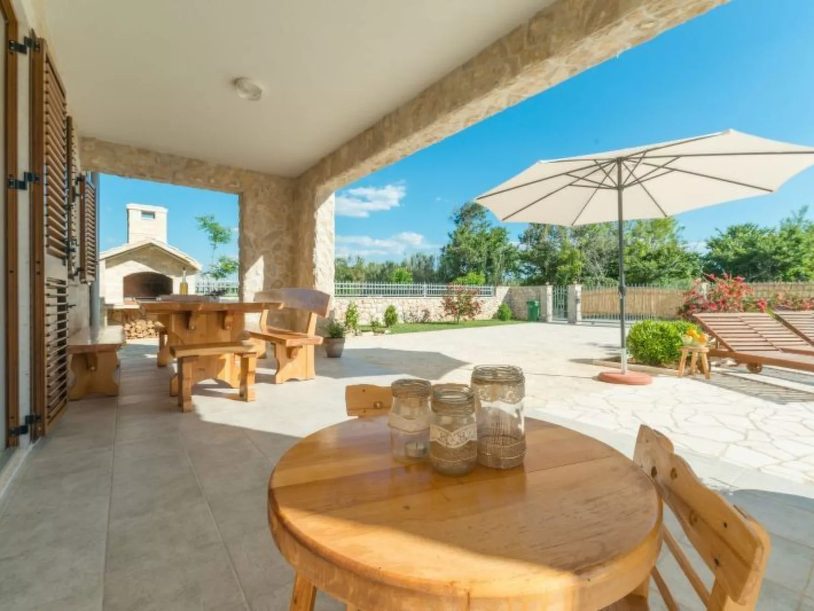 Steinvilla mit Pool, Meerblick, Nähe Sandstrand - Image-tags.info