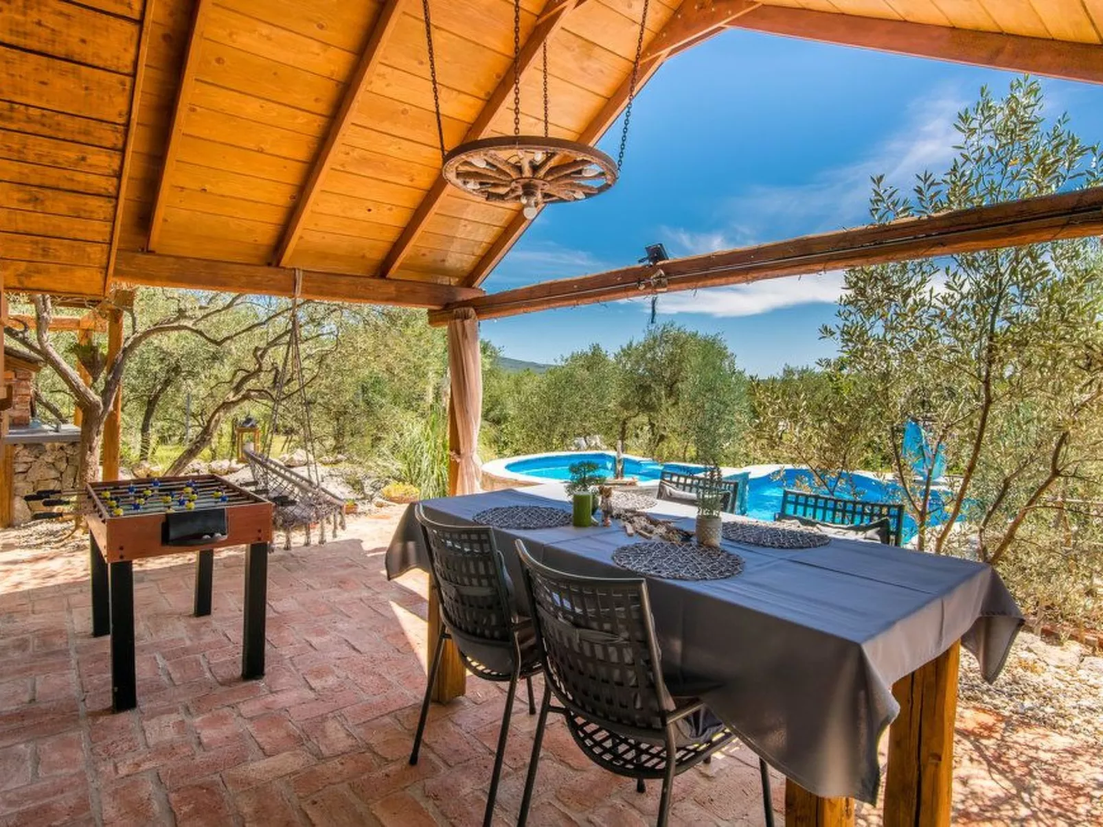 Haus mit Pool, 50 Meter vom Meer entfernt - Image-tags.info