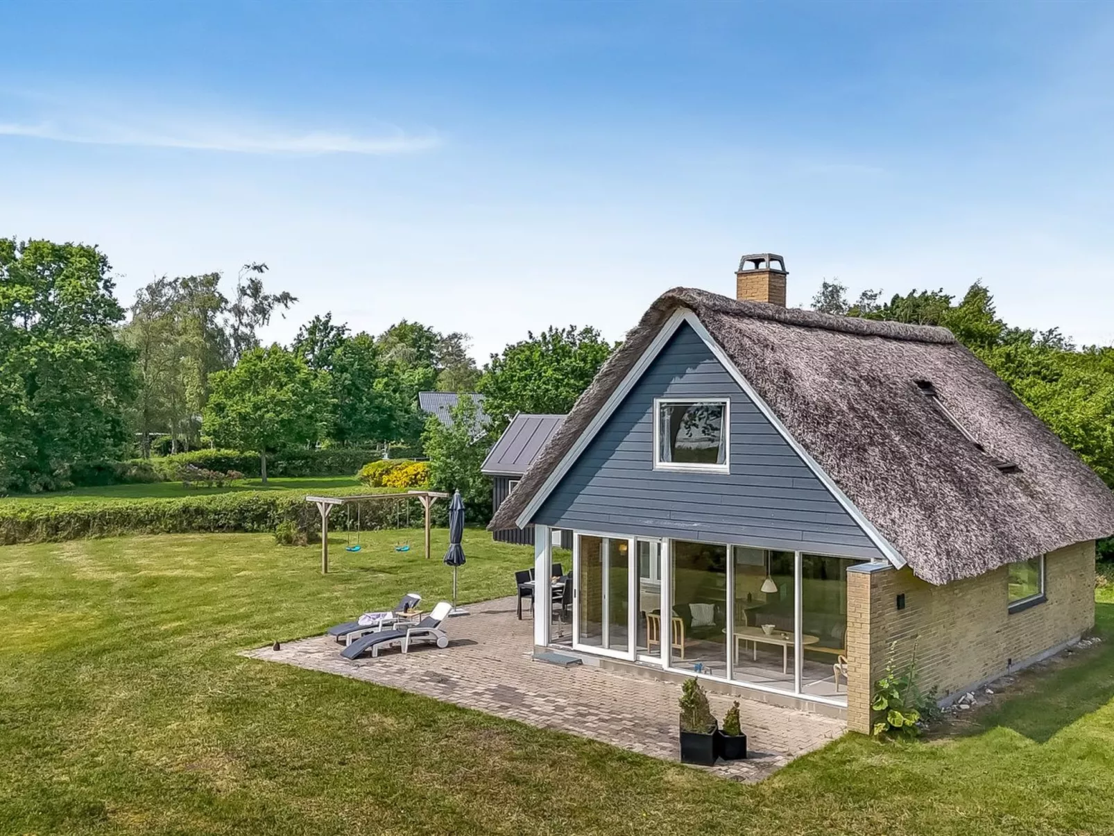 "Ellanora" - 50m from the sea - Buiten