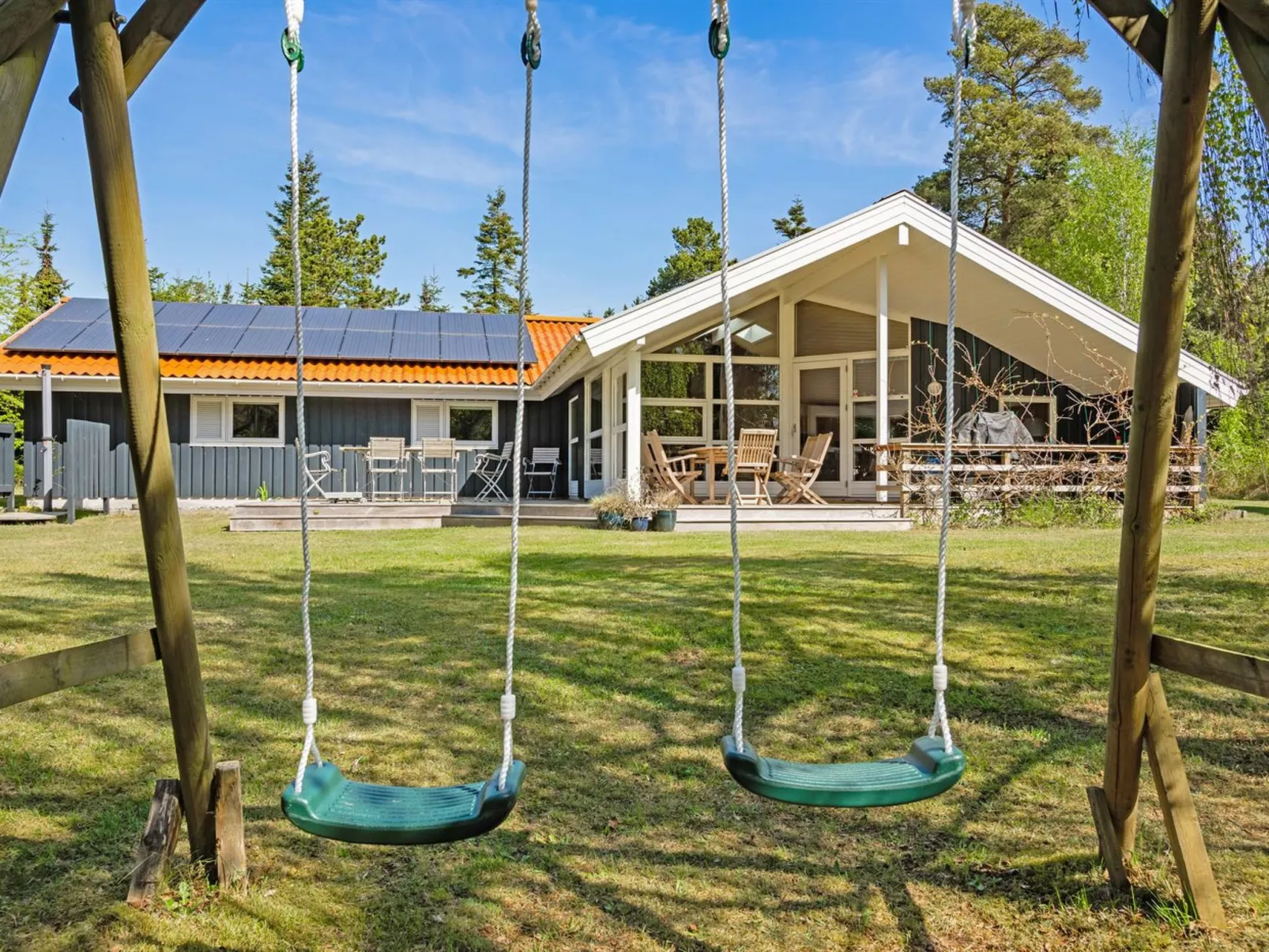 "Hollie" - 75m from the sea-Buiten