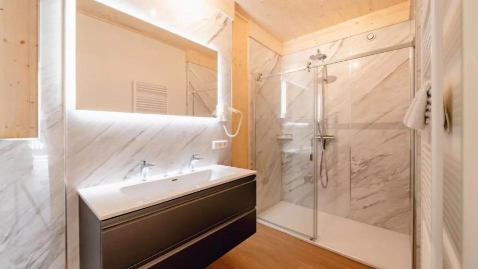 Reiteralm Top 37 - Badkamer