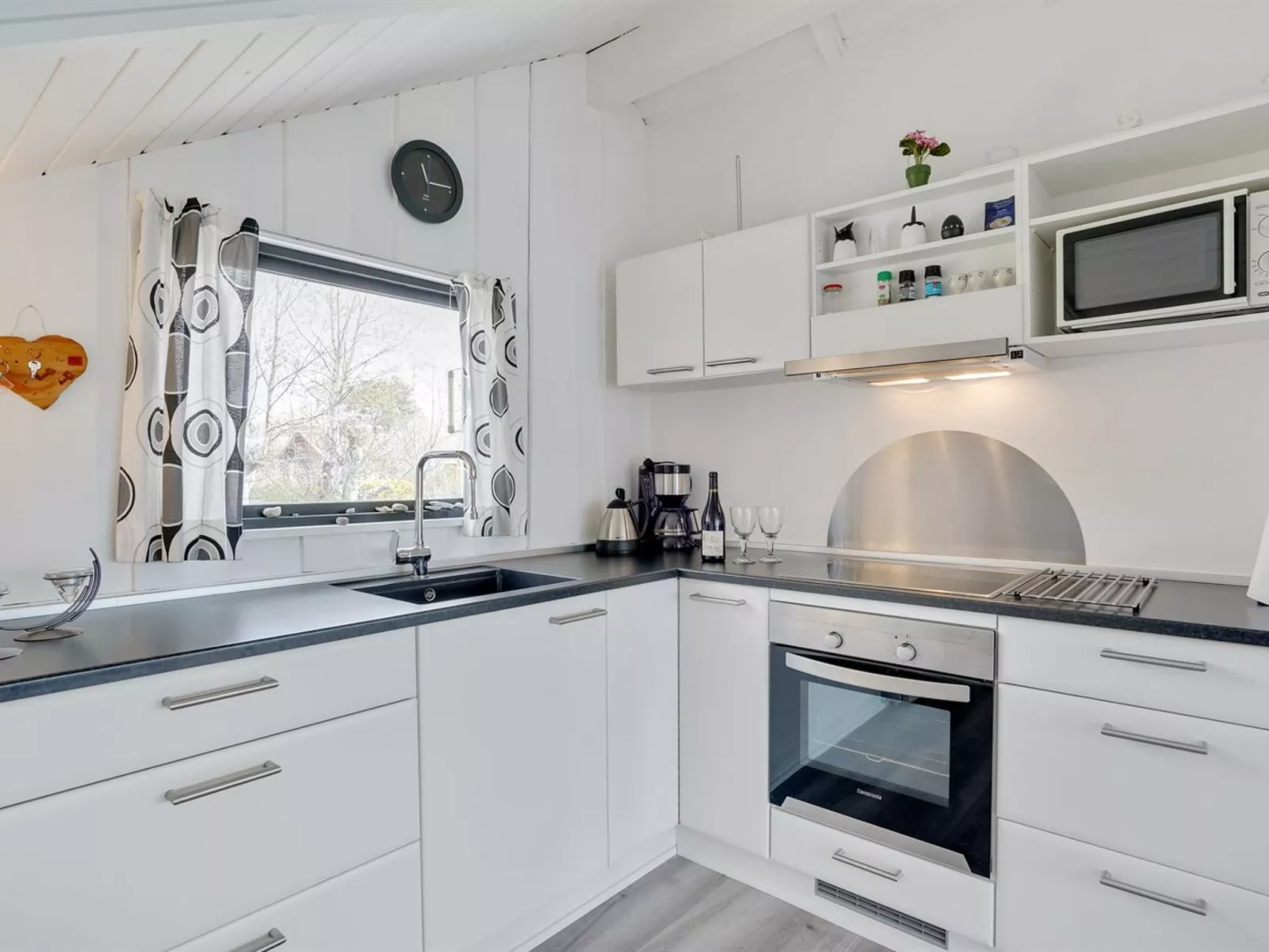 "Roderich" - 400m from the sea - Binnen