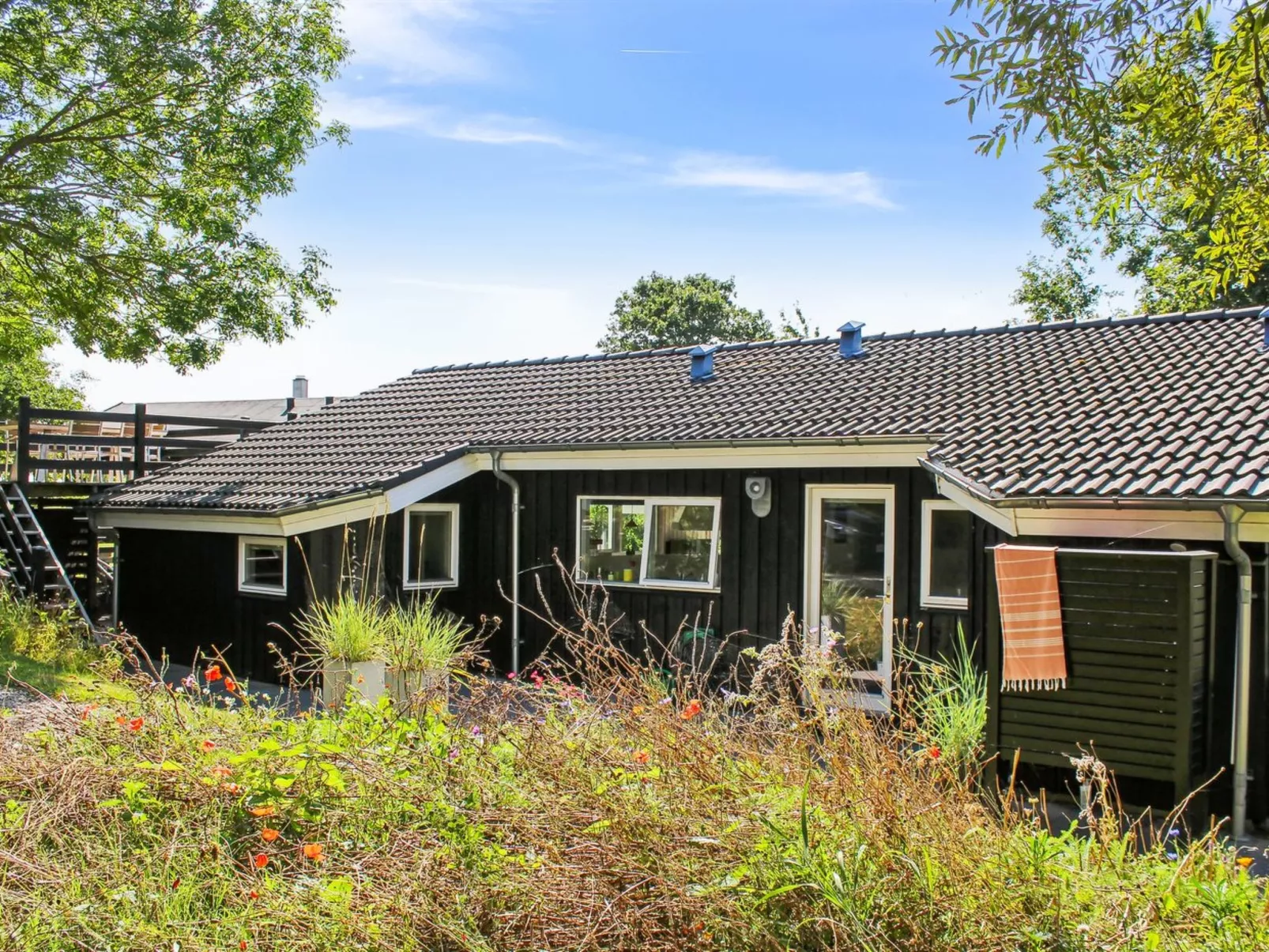 "Lilla" - 120m from the sea - Buiten