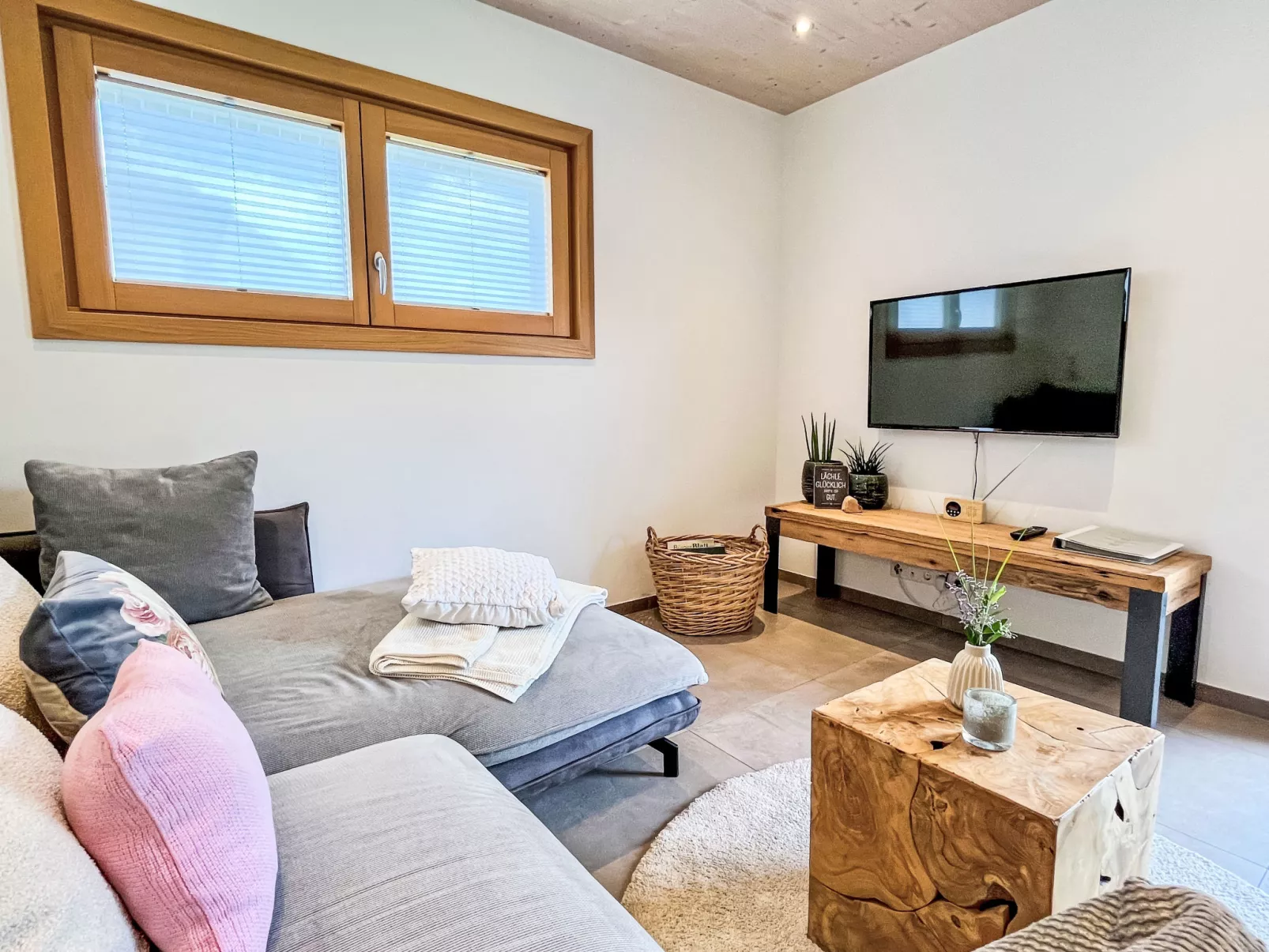 Kinast (HFT201)-Binnen