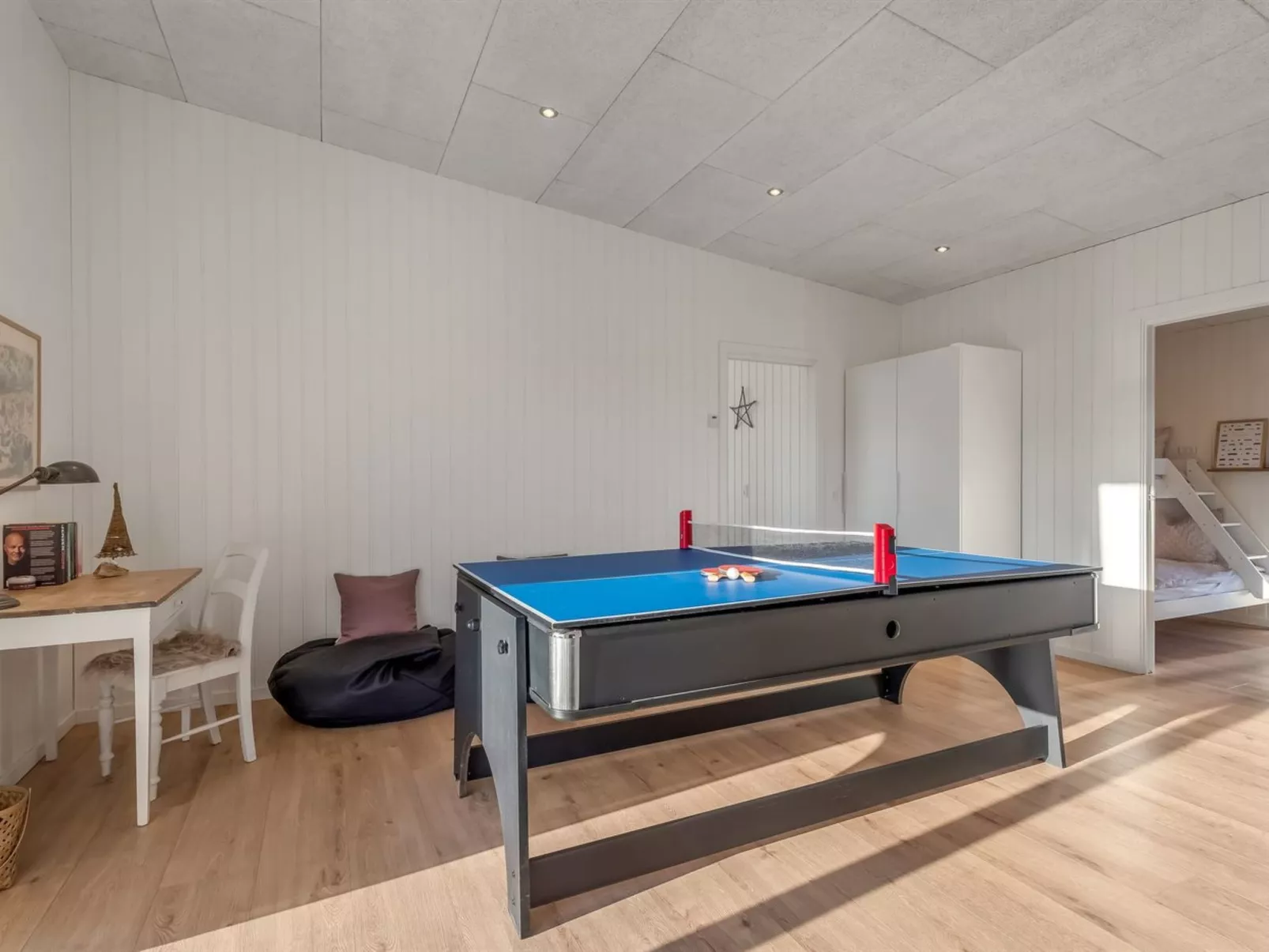 "Vanna" - 1.2km from the sea - Binnen