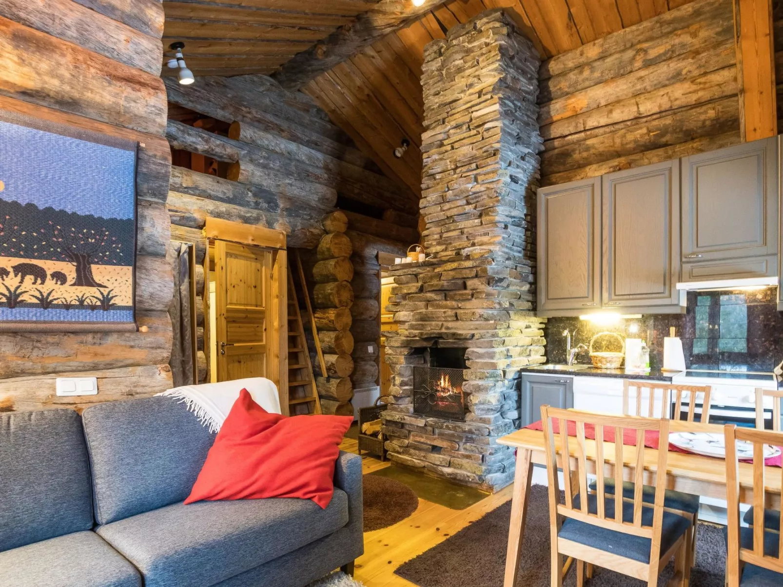 Lomaylläs d58 /palovaarankaarre 11b - Binnen