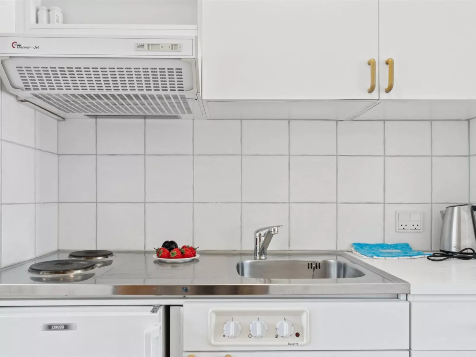 "Bengta" - 250m from the sea - Binnen