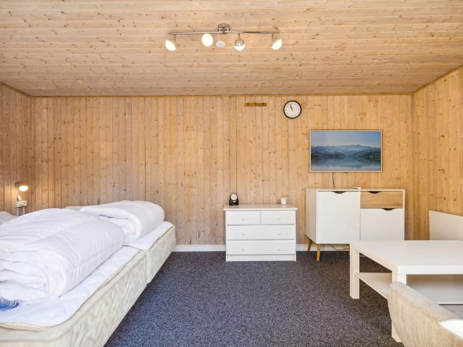 "Senija" - 6.5km from the sea-Binnen