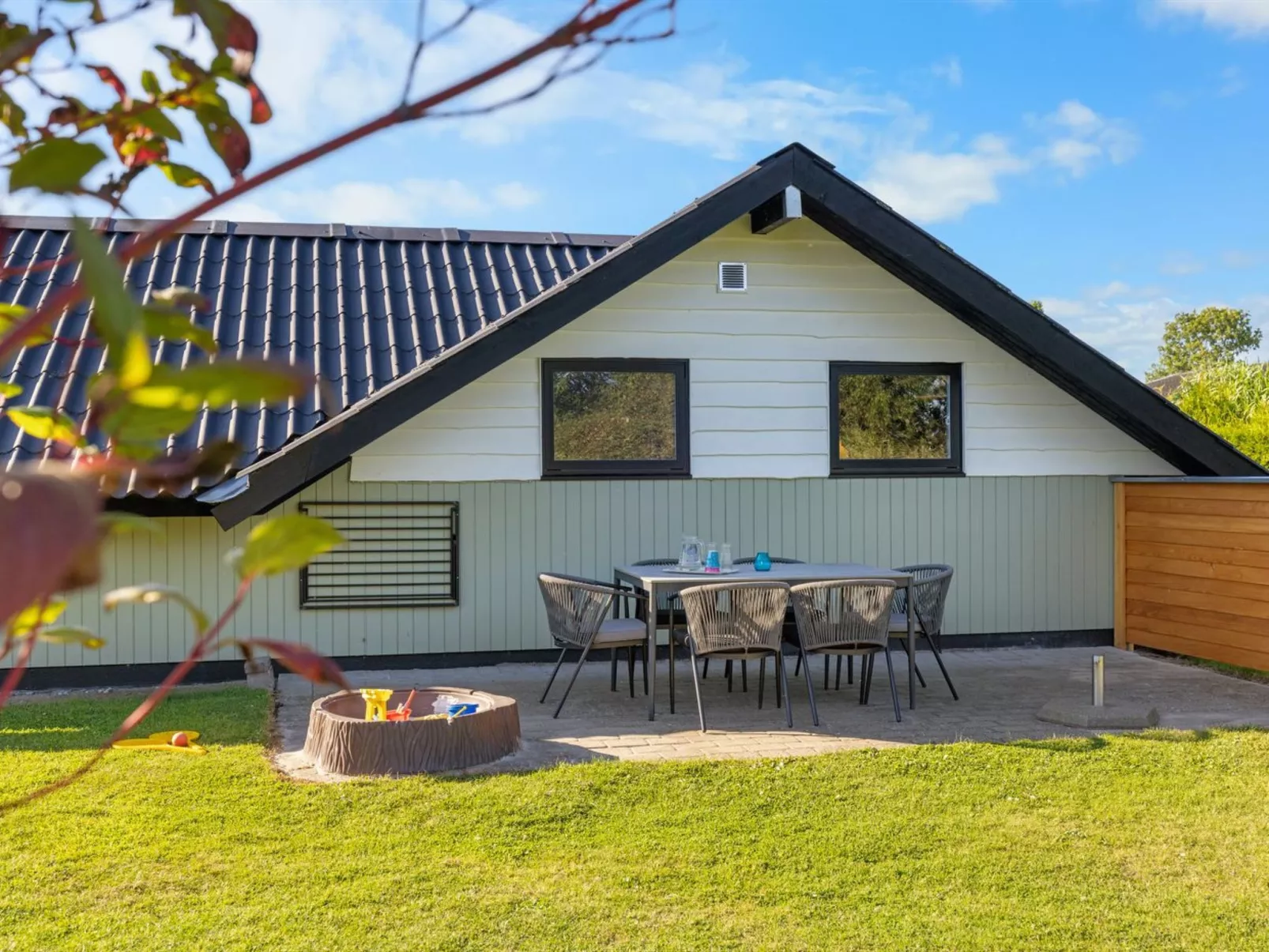 "Allin" - 350m from the sea-Buiten