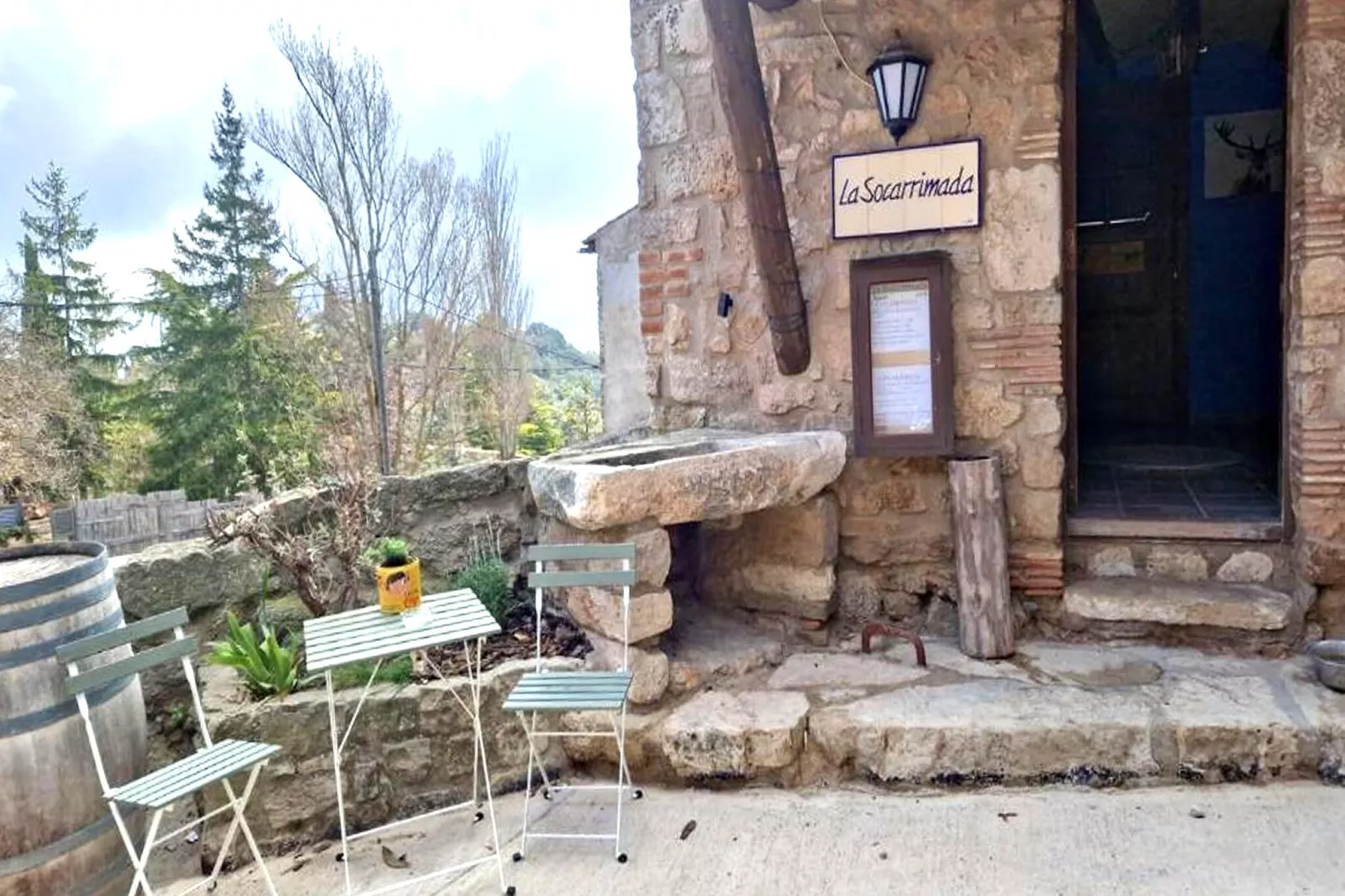 Cal Tous - Buitenkant zomer