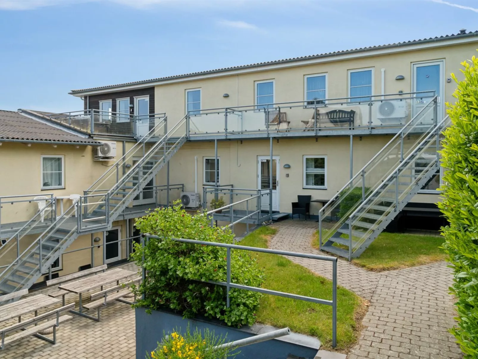 "Yosefin" - 50m from the sea-Binnen