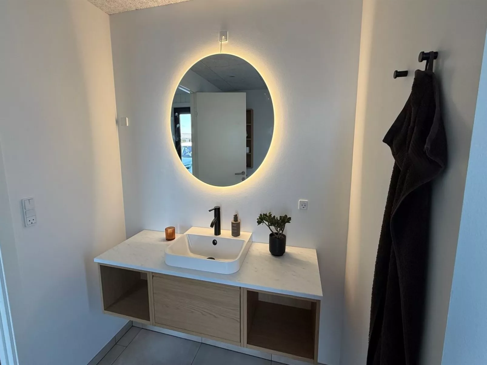 "Marten" - 500m from the sea-Binnen