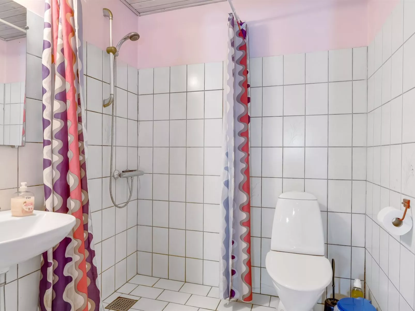 "Virve" - 100m to the fjord - Binnen