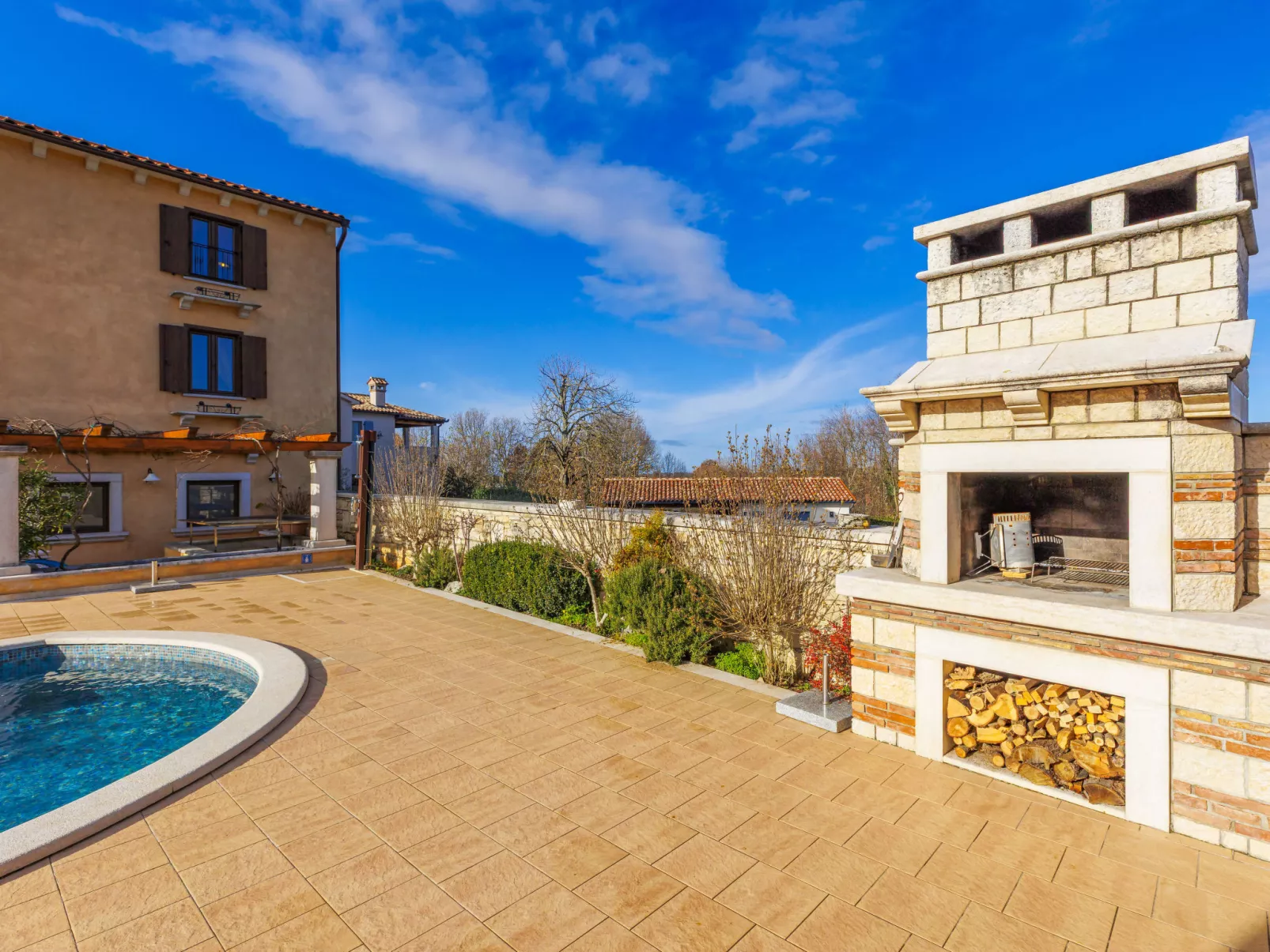 Villa Christina - Buiten