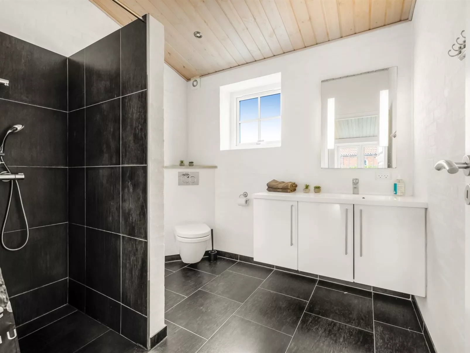 "Marjatta" - 3.2km from the sea - Binnen