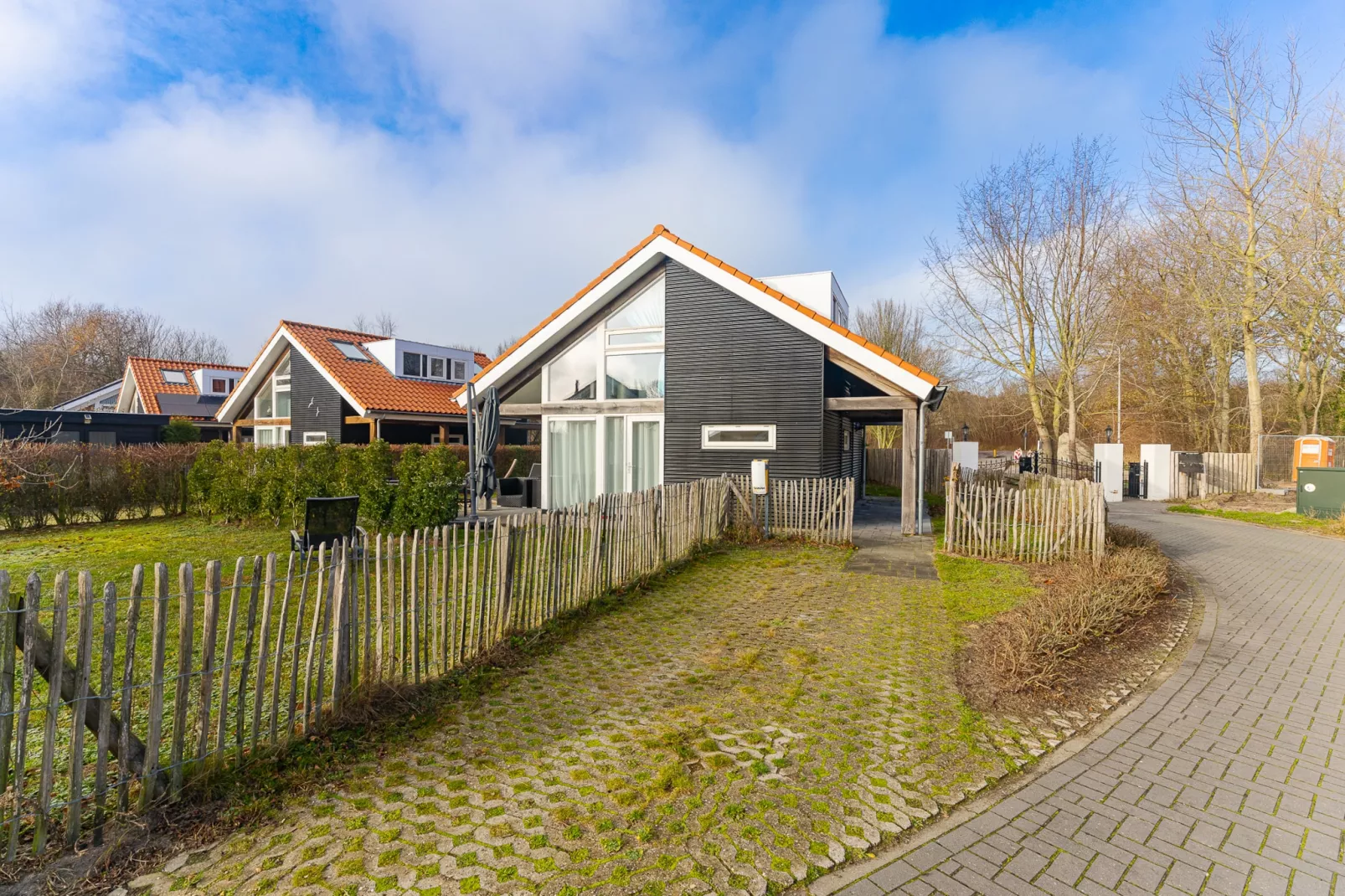 Zonnedorp 1 Solskin Renesse | Beach Holiday in Modern Holiday Home - Buitenkant zomer