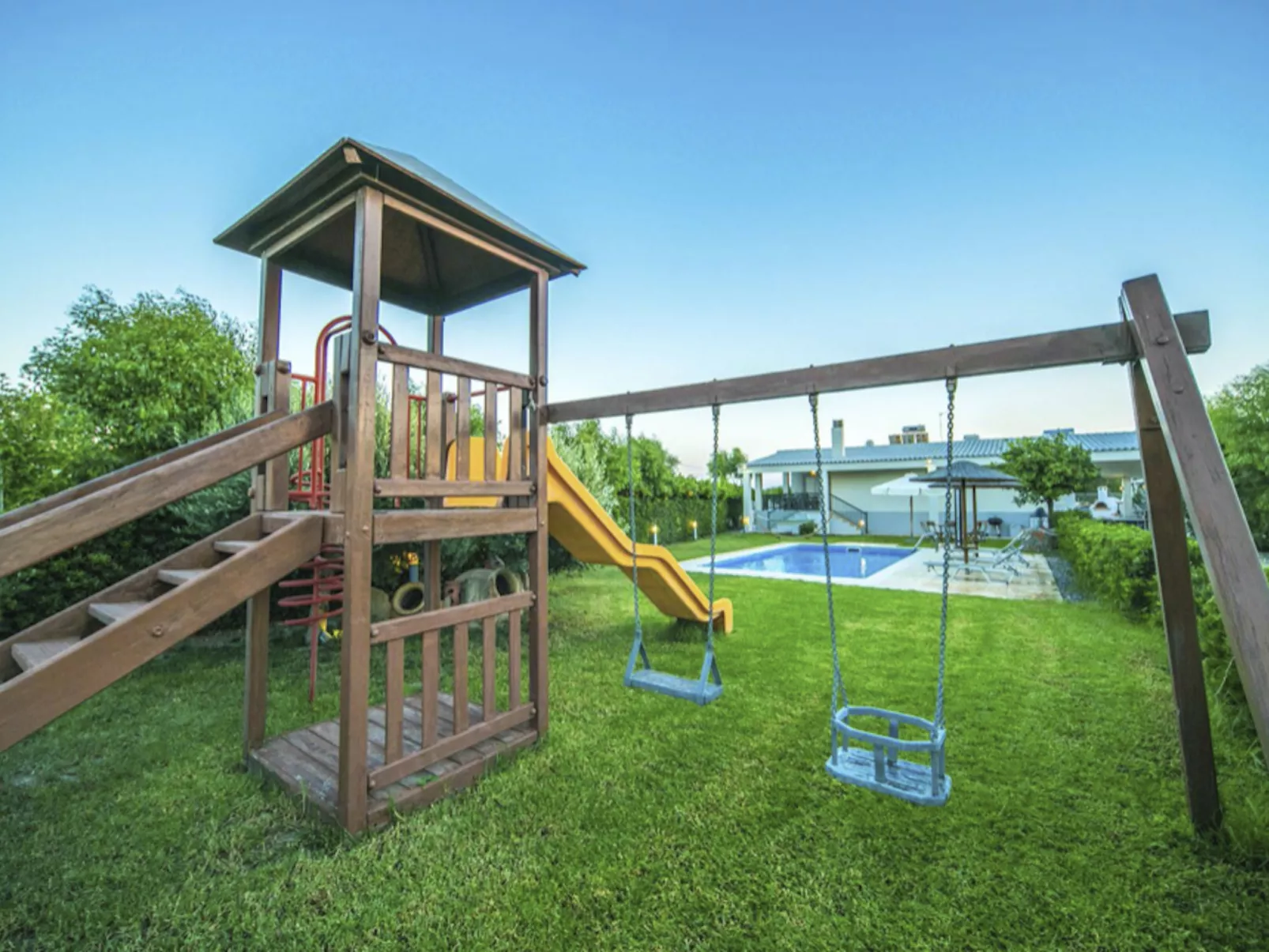 Villa Euphoria, Strand von Gennadi - Image-tags.info