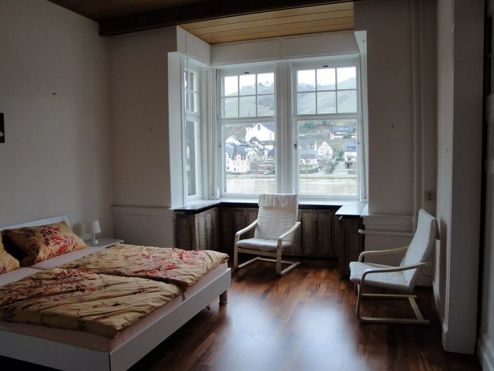 Wohnung in einem historischen Gebäude mit Balkon und Blick auf die Mosel - Image-tags.info