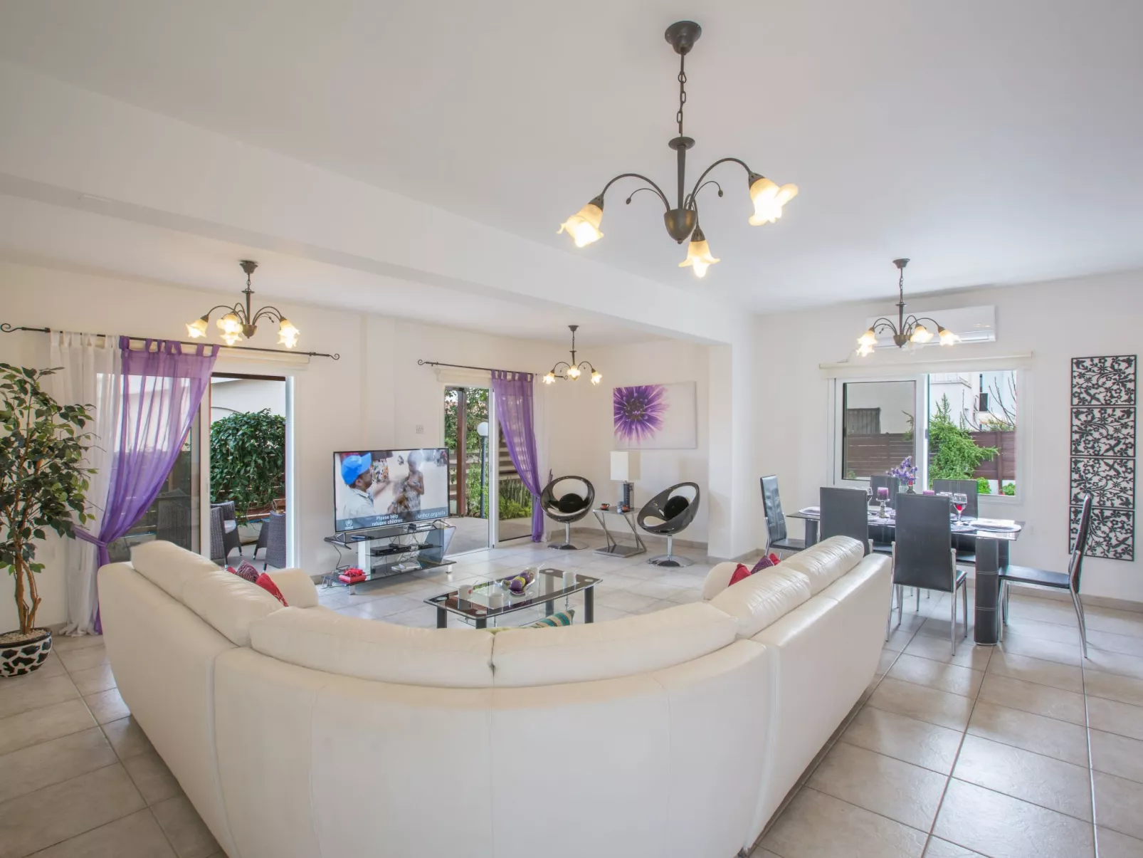 Geräumige Villa mit 3 Schlafzimmern und Pool in Protaras - Binnen