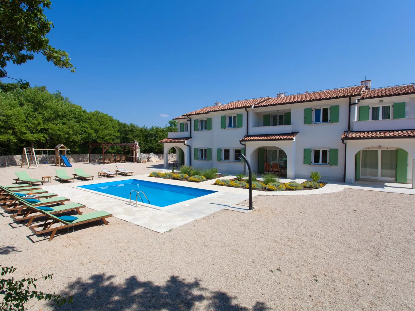 Luxuriöse Villa mit Pool inmitten der Natur - Image-tags.info