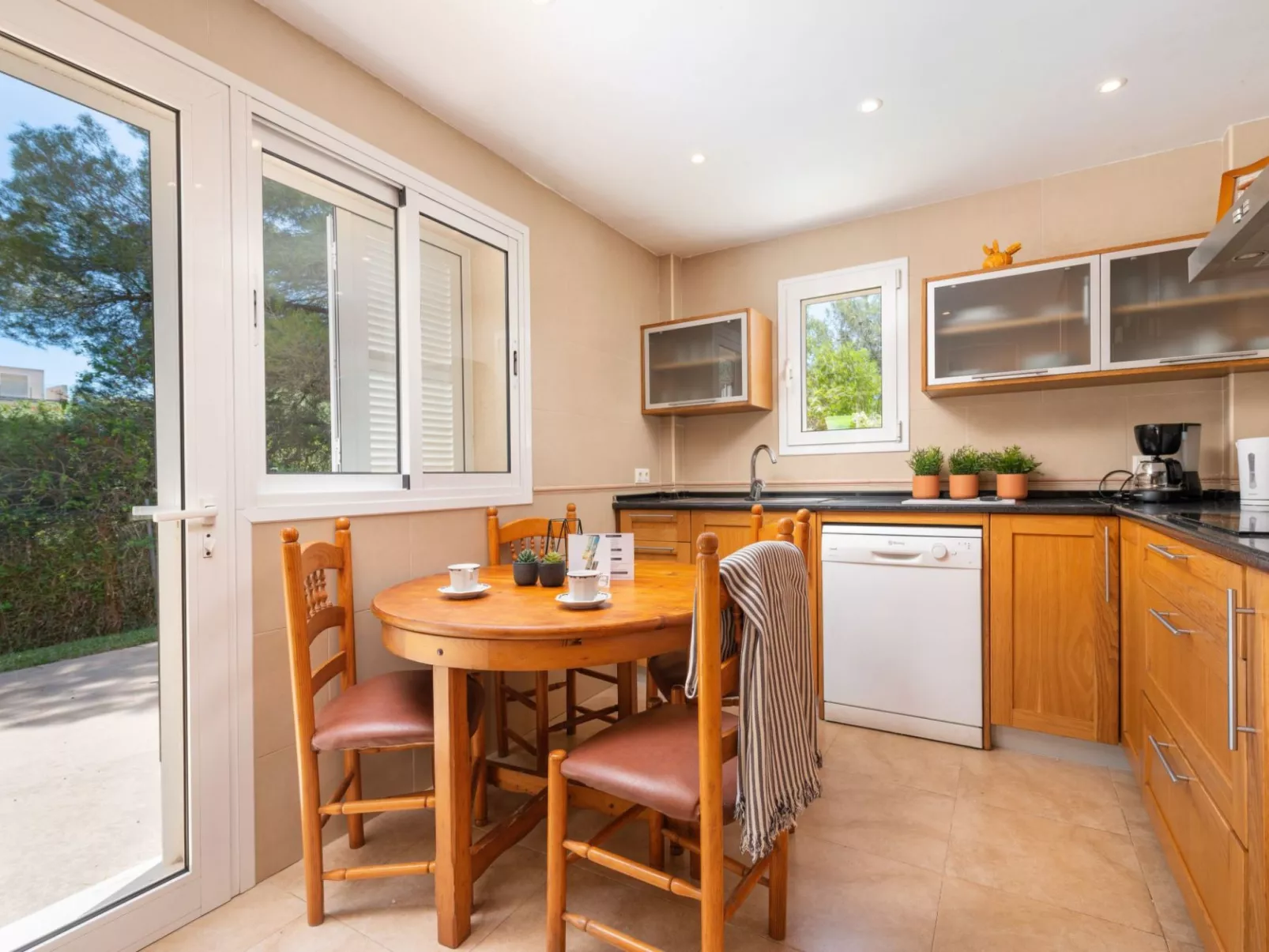 Haus mit Garten und Seeblick in Port d'Alcúdia - Image-tags.info