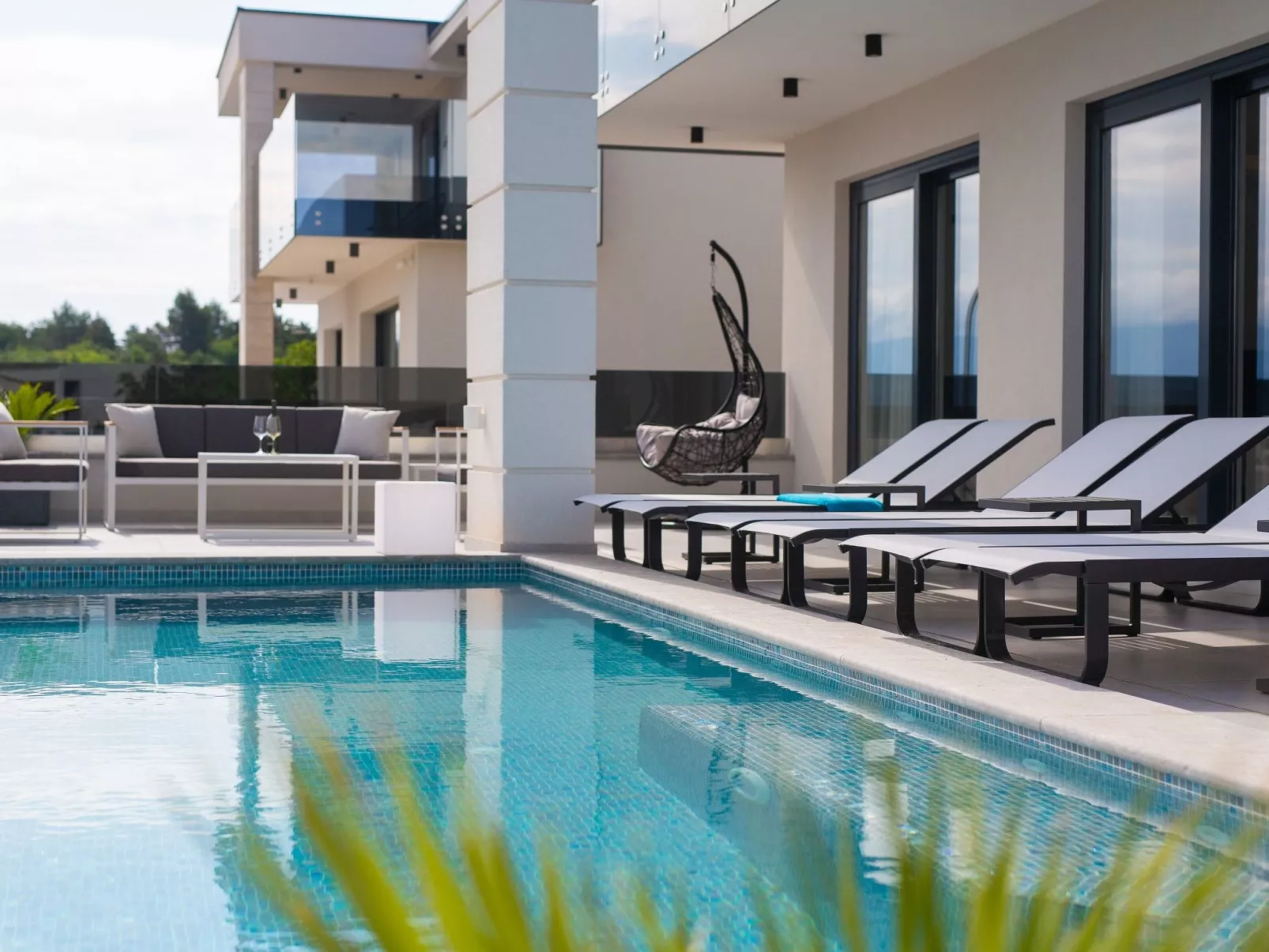 Luxuriöse Villa mit Pool und fantastischem Meerblick - Image-tags.info