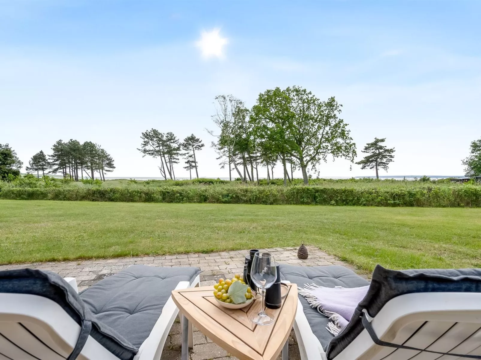 "Ellanora" - 50m from the sea - Buiten