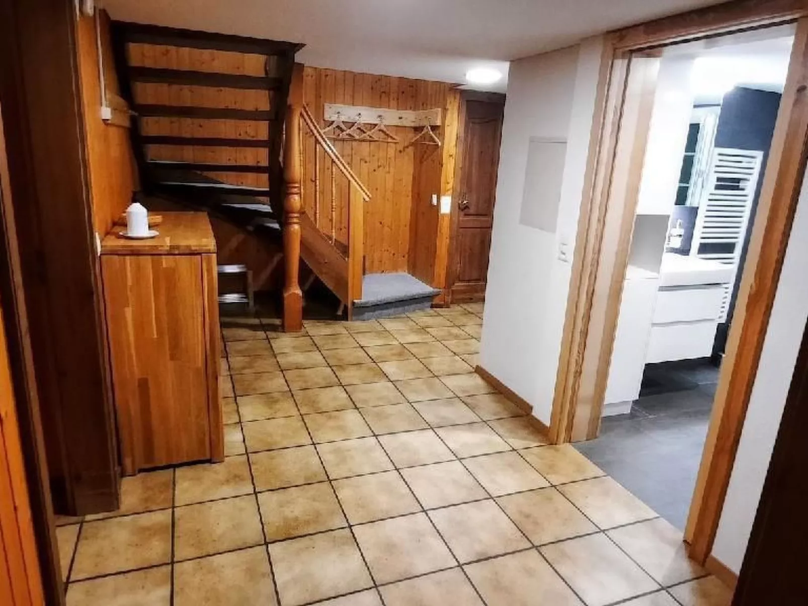 Gemütliche und geräumige Ferienwohnung - Binnen