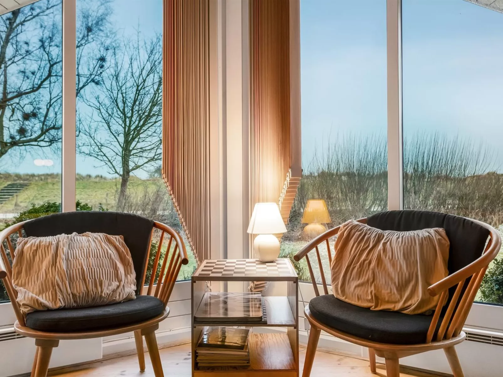 "Garth" - 50m from the sea - Binnen