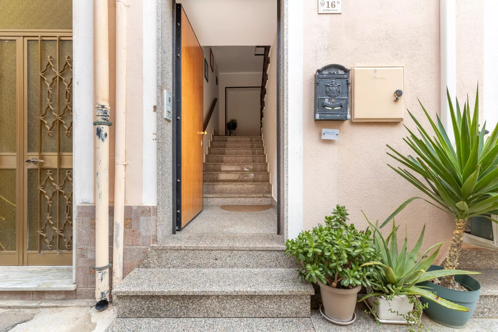 QUADRILOCALE CASTELSARDO CENTRO-Hal-ontvangst