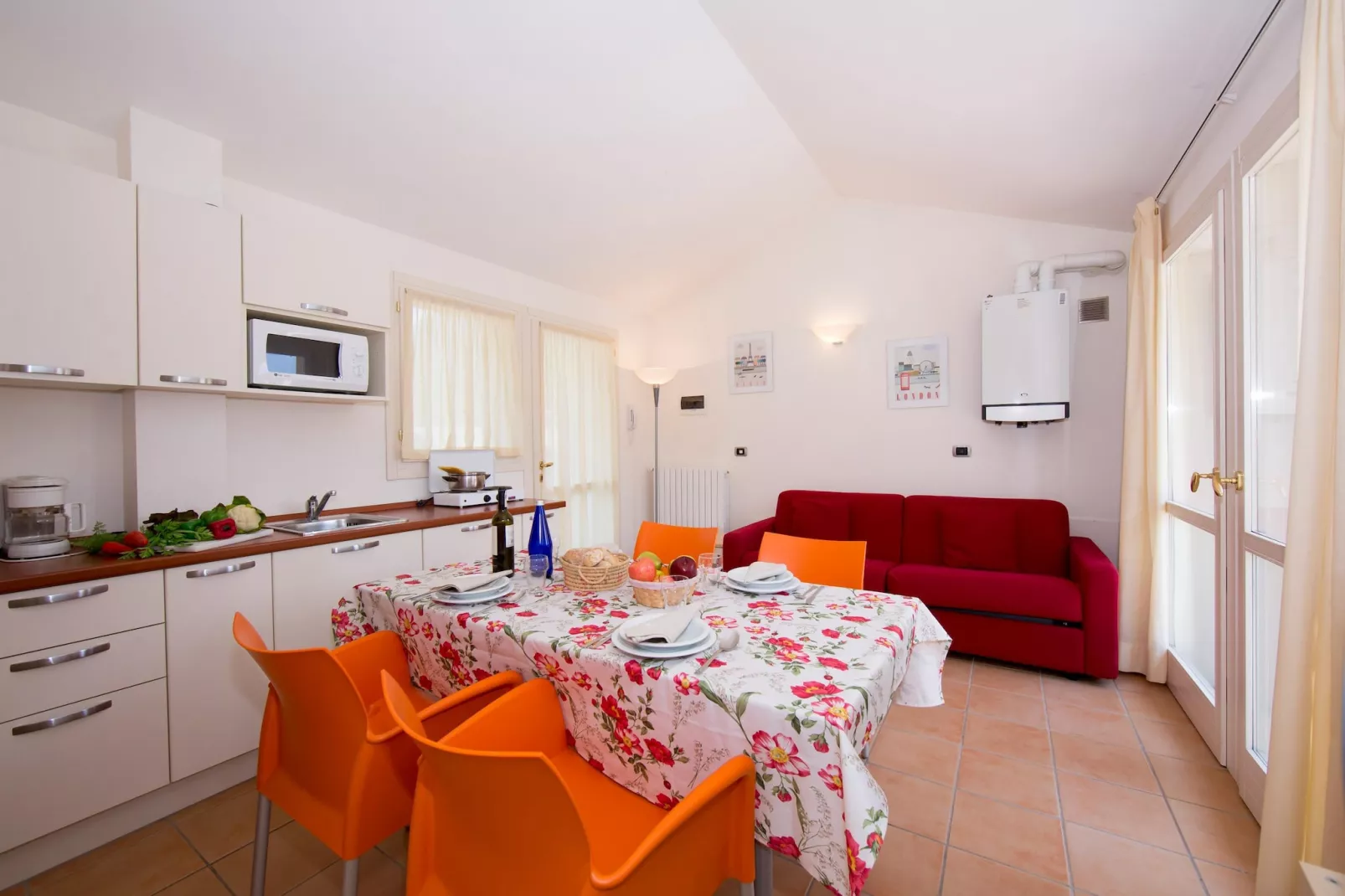 RESIDENCE PORTO LETIZIA - VILLAS-STUDIO 4 PAX VISTA LAGO PLUS 8213 - VSLP4 - Woonkamer