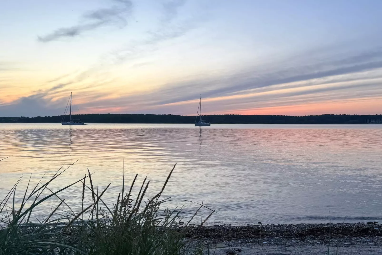 Strandgeluk met Sauna -- By Traum Ferienwohnungen-Waterzicht