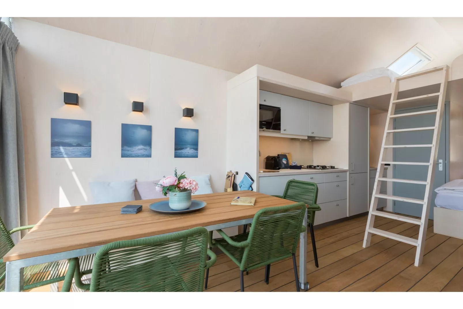 Slaapstrandhuisje - Strand dishoek 67  Dishoek-Woonkamer