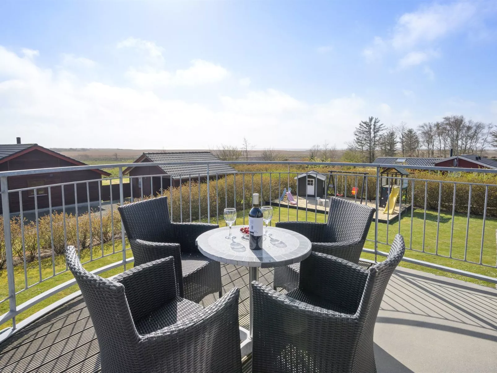 "Benita" - 400m to the fjord-Buiten