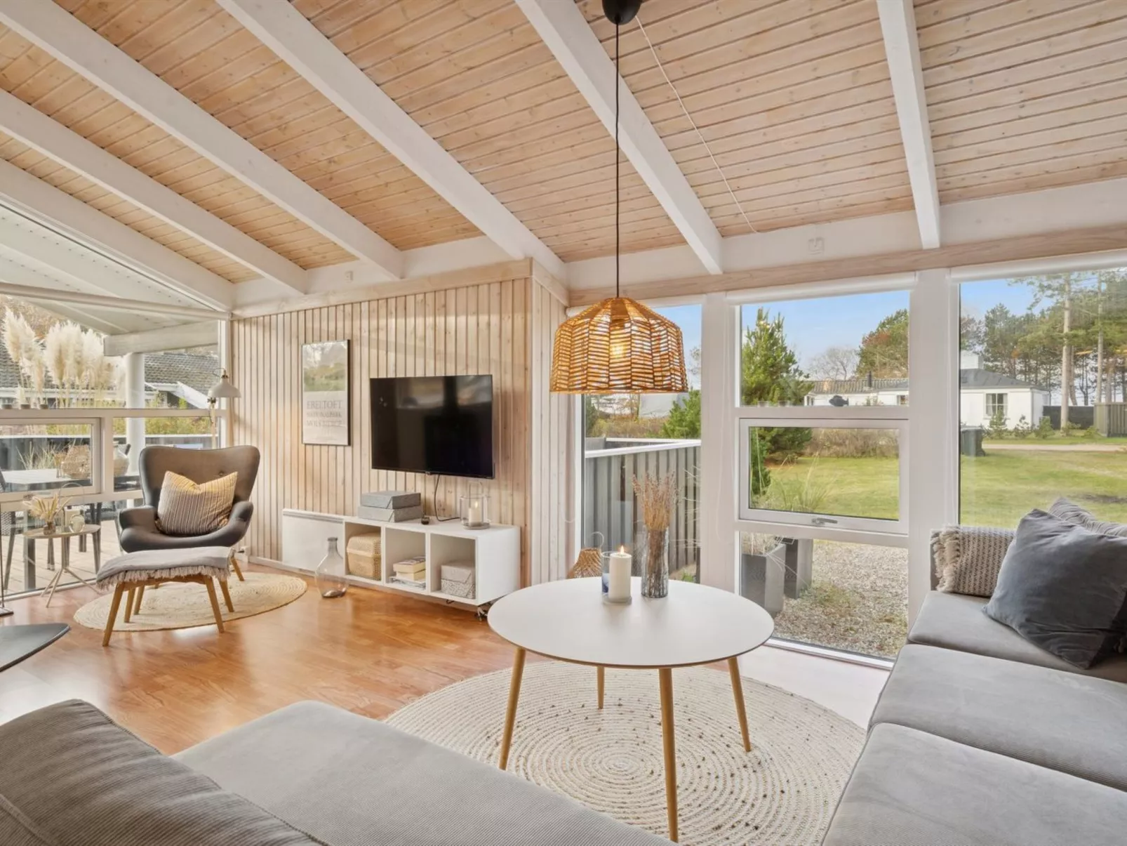 "Alvy" - 200m from the sea-Binnen