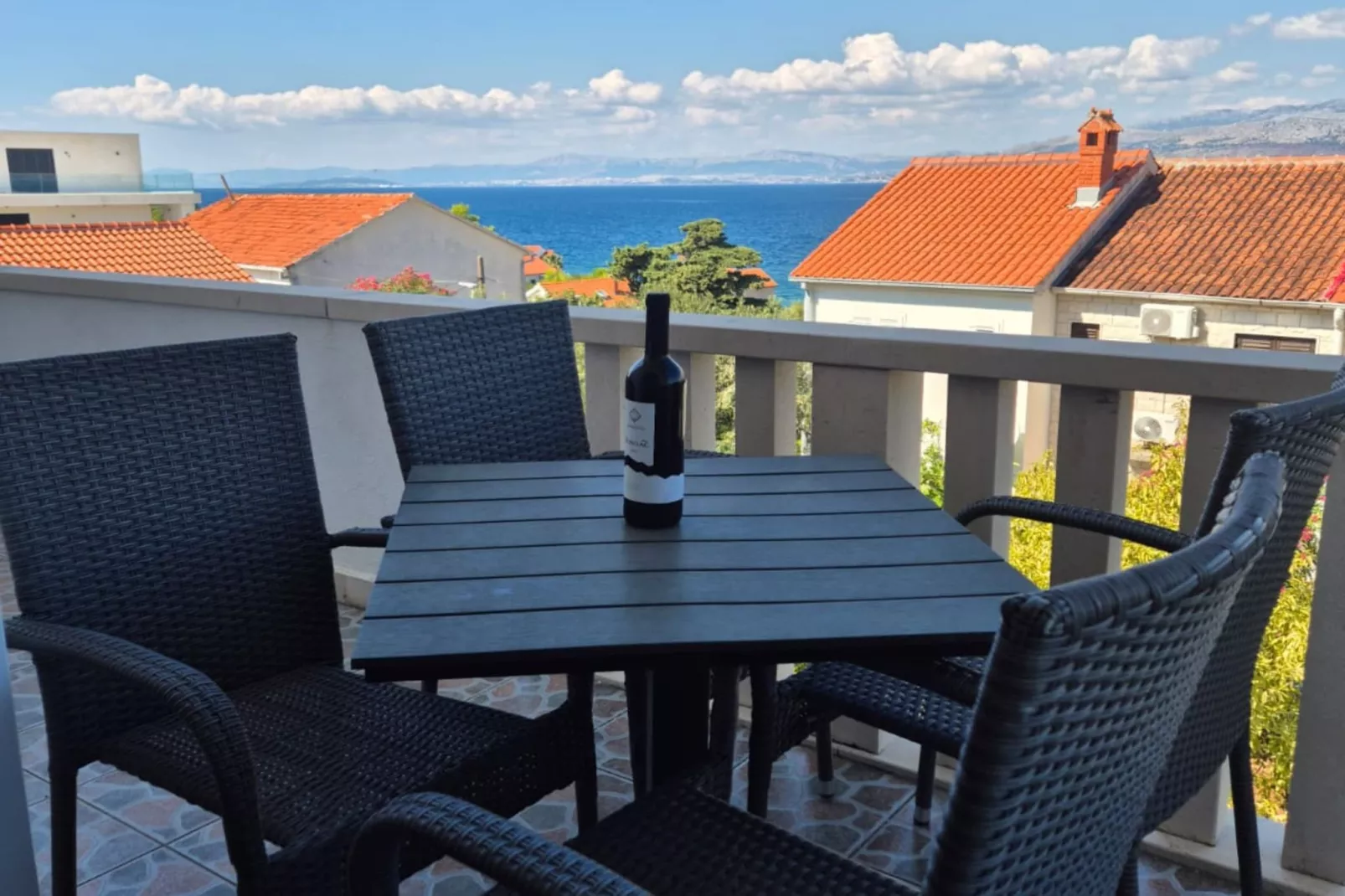 Villa Stella - Two Bedroom Apartment with Balcony and Sea View (Carla)-Eetkamer