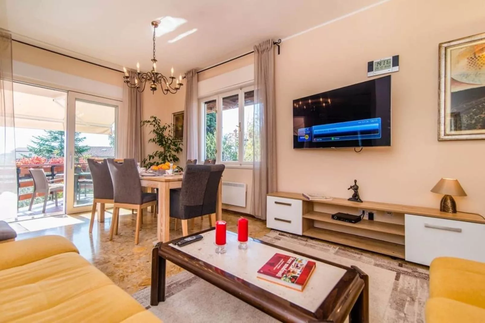 Villa Amalija - Apartment Amy with Sea View-Woonkamer