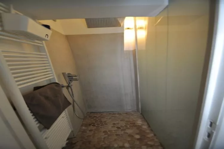 Residentie BEVERLY HOUSE-72-Badkamer