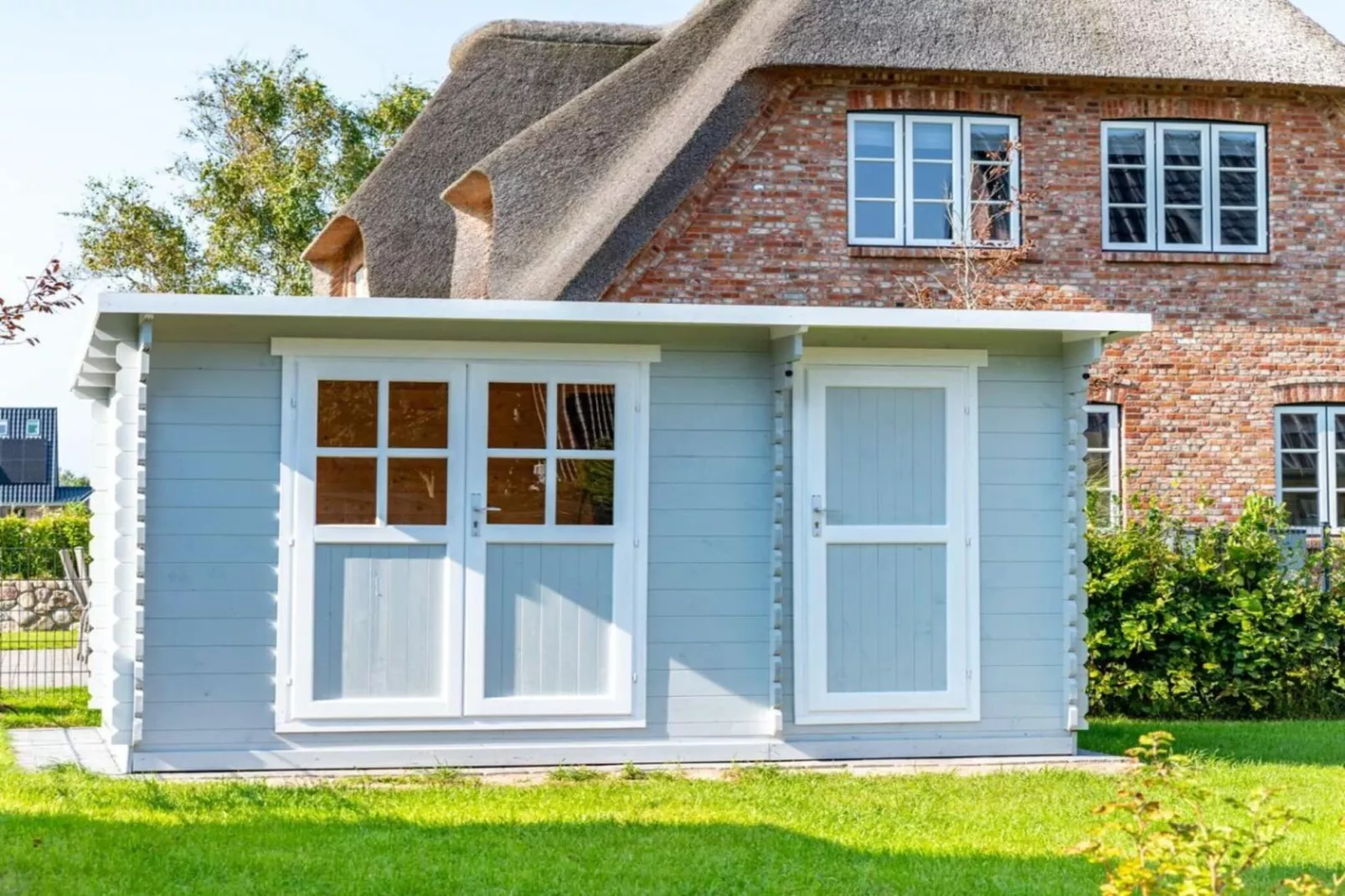 612325-Buitenkant zomer