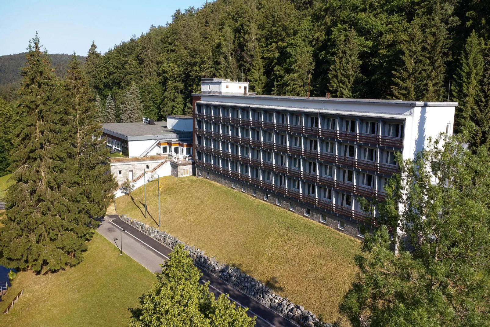 Schwarzbachtal  - Double Room Forest View with Balcony - Buitenkant zomer