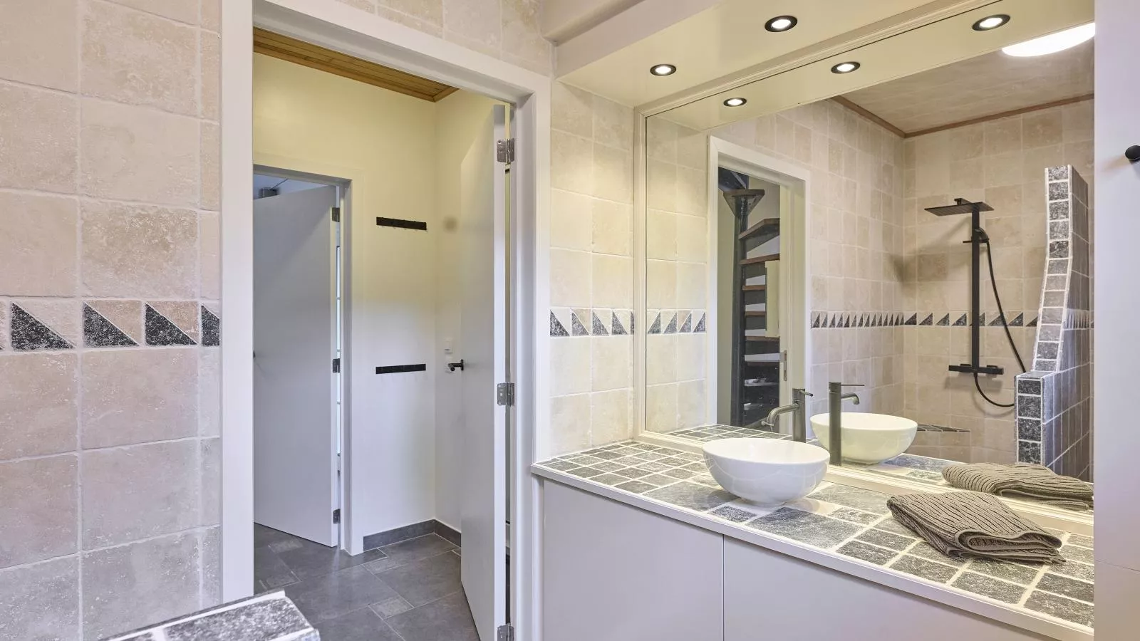 Lierelodge - Badkamer