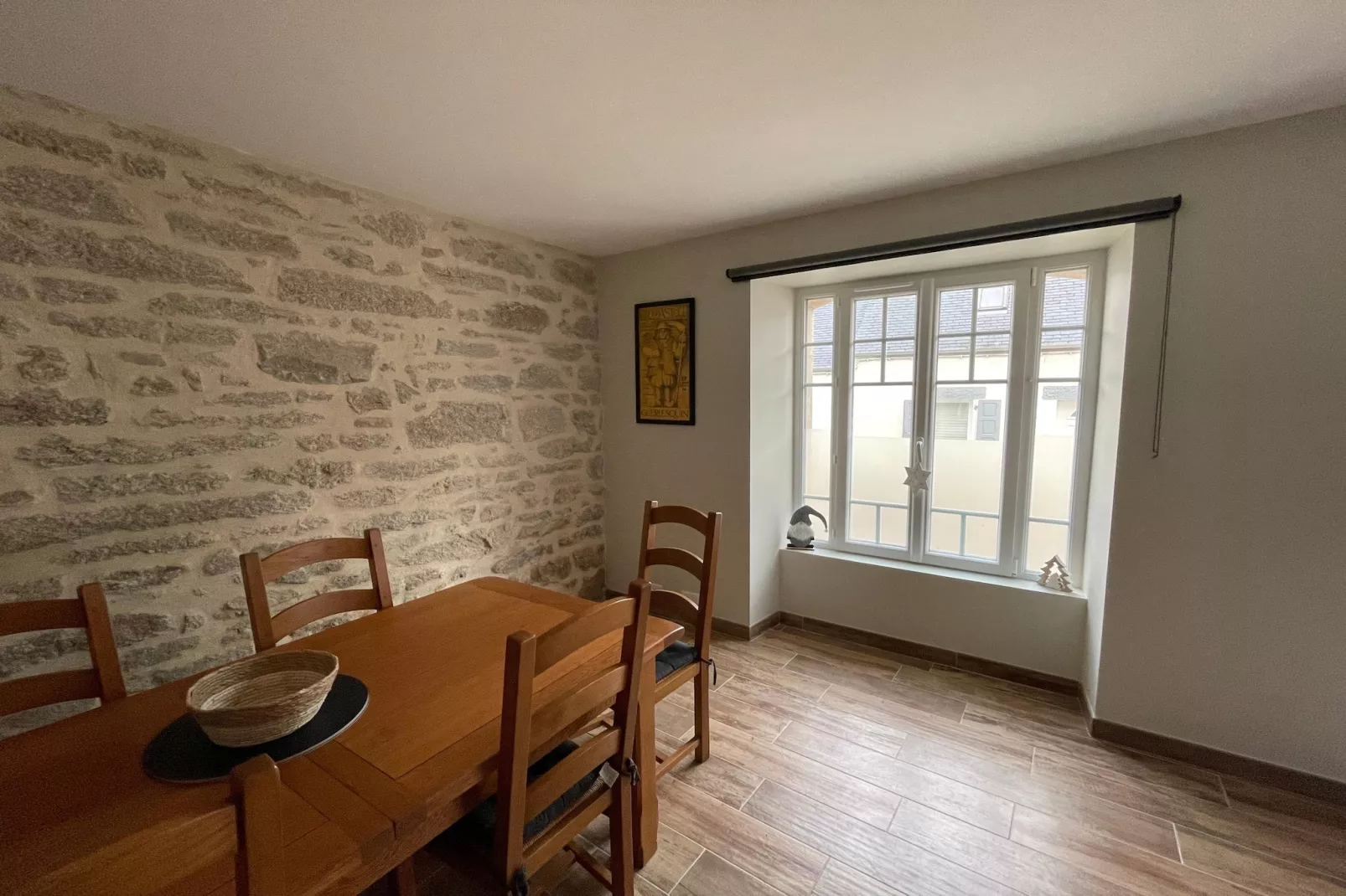 Maison de ville avec terrasse/jardin Guerlesquin - Eetkamer