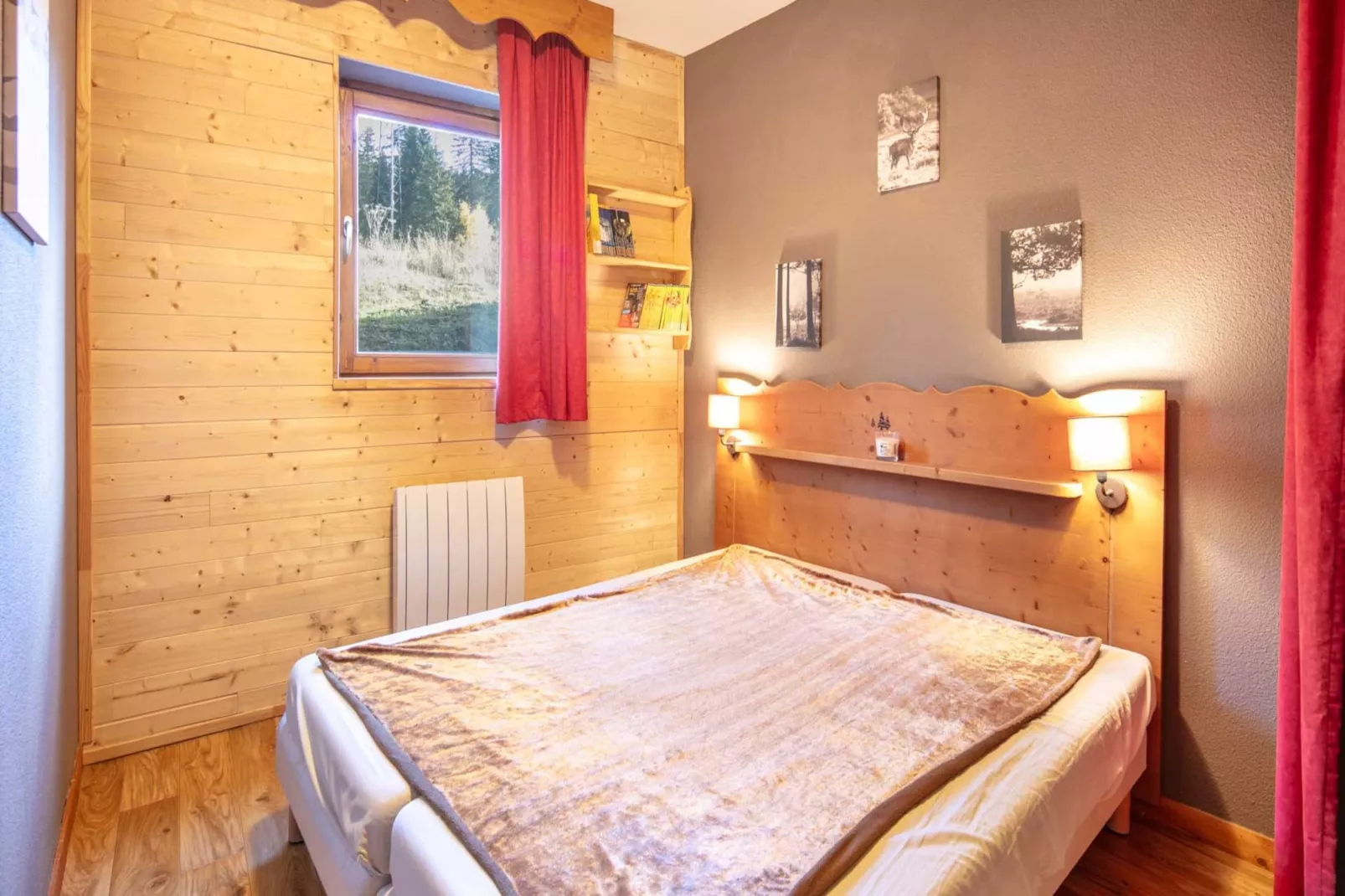 V. DU BACHAT - JOUBARBES N°03 - 2P4-Slaapkamer