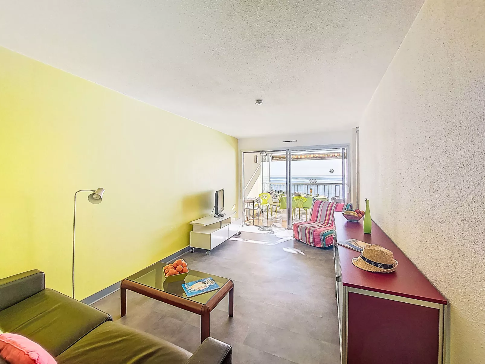 Cannes Midi - Binnen