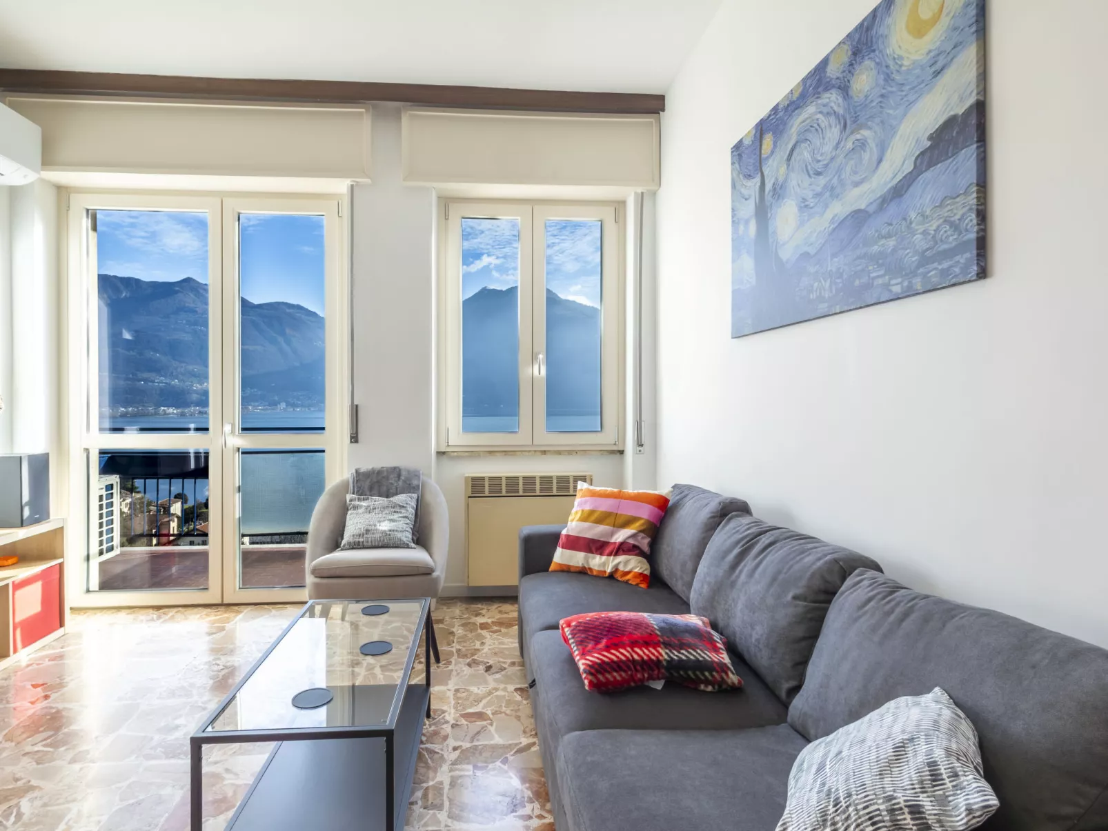 Lovere Balcony View - Binnen